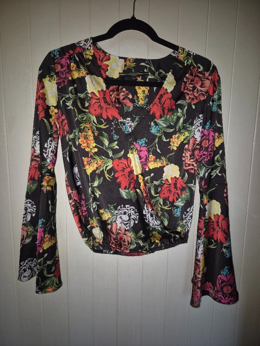 GUESS Tia Surplice Bell Sleeve Blouse, V-Neck, Floral, Long Sleeve, Size S